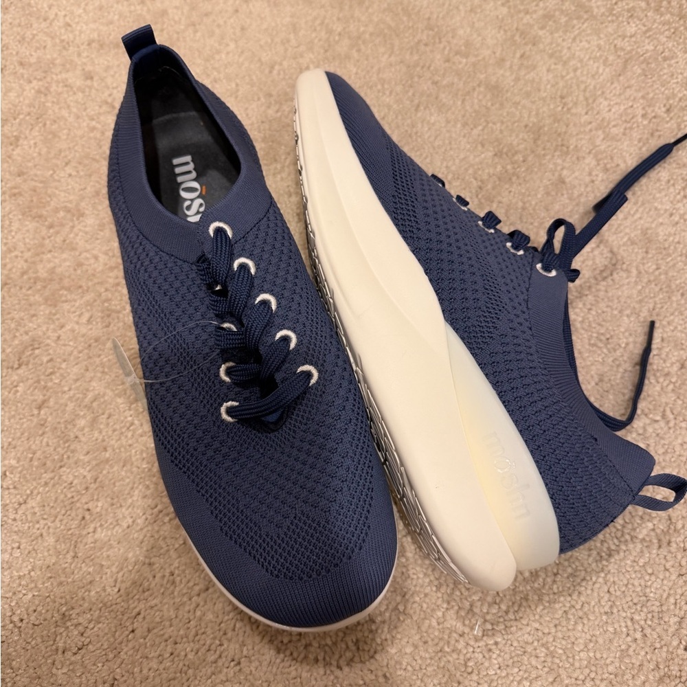 MOSHN Leap Blue indigo sneakers 10W NWT
